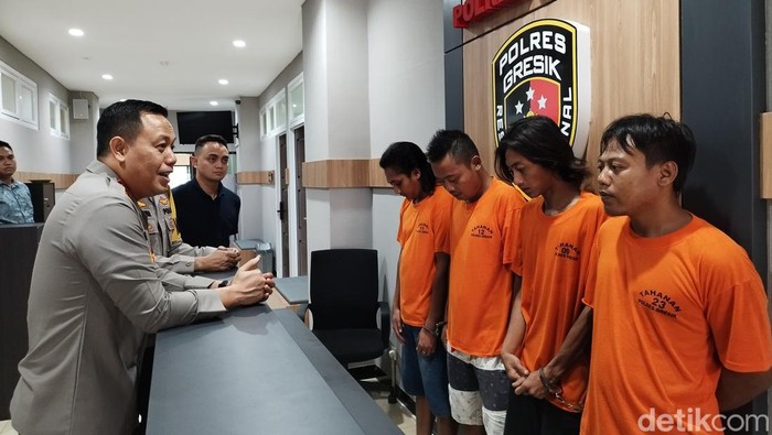 Pesilat gresik dikeroyok preman