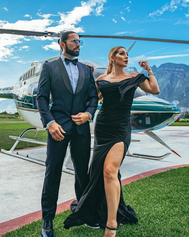 Pria yang juga berprofesi sebagai presenter TV ini berani menjamin bahwa embrio miliknya dan sang istri berkualitas tinggi. Foto: Instagram/@ponchodenigris