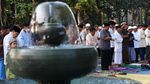 Potret Salat Idul Fitri di Taman Menteng Jakarta
