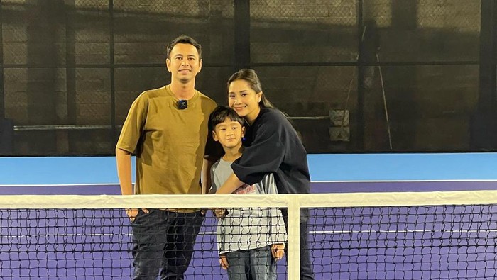raffi ahmad Lapangan tennis milik Raffi Ahmad.
