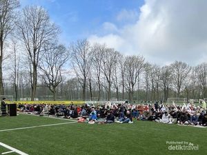 Kumandang Takbir Bergema dari Lapangan Bola Kecil di Belanda