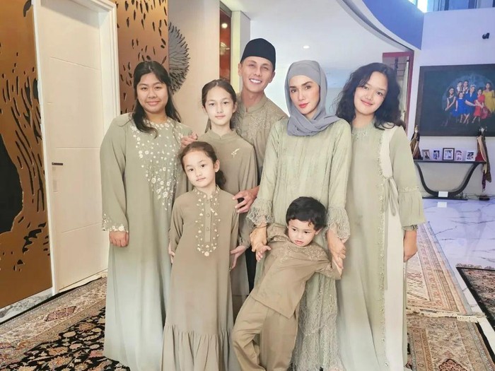seleb lebaran Gaya seleb Lebaran.
