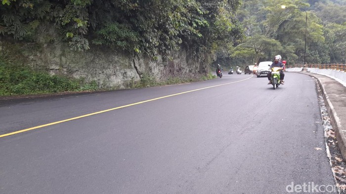 Sore H Lebaran, Lalin di Kawasan Cadas Pangeran Sumedang Terpantau Lancar