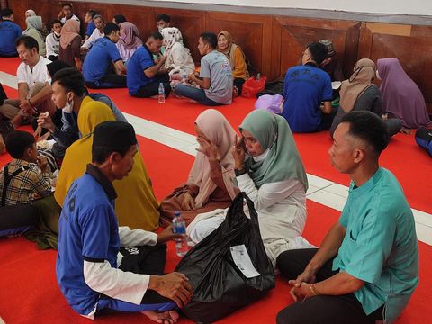 Suasana haru saat narapidana Lapas Kelas IIA Bogor atau Lapas Paledang, Jawa Barat (Jabar) bertemu keluarga di Hari Lebaran, Sabtu (22/4/2023).