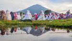Suasana Salat Idul Fitri di Kaki Gunung Kerinci