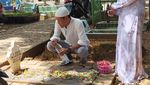 Suasana Ziarah Kubur di TPU Panaikang Makassar saat Momen Lebaran