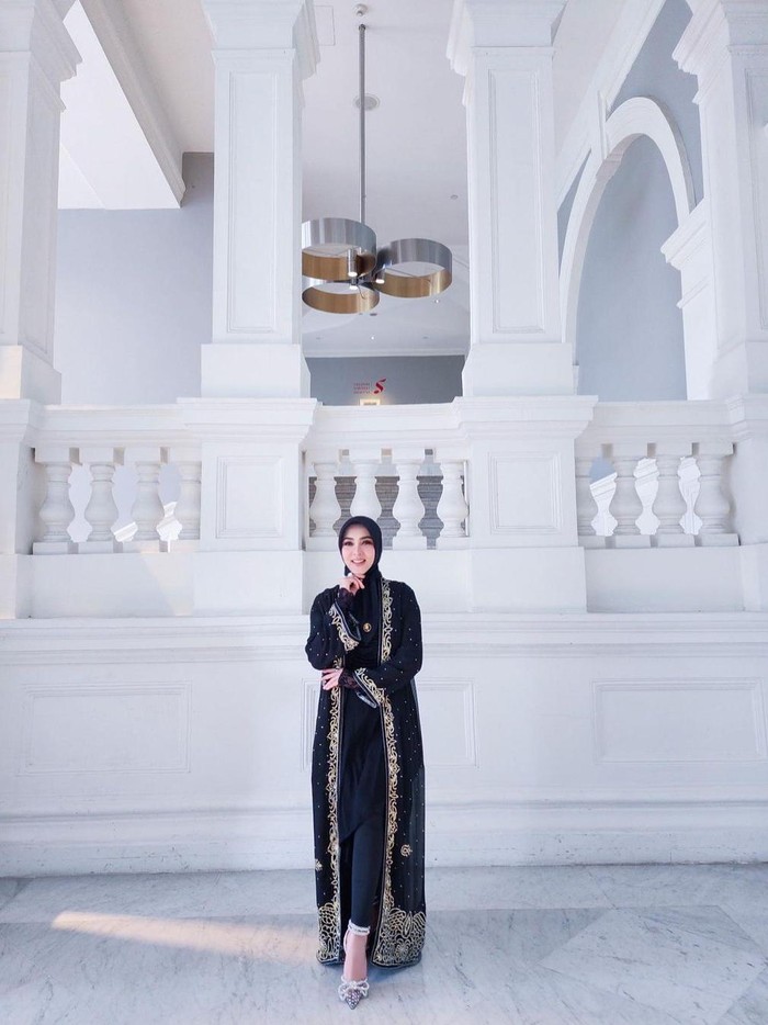 Gaya Syahrini rayakan Lebaran di Singapura.