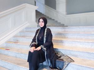 Cetar! Gaya Syahrini Rayakan Lebaran di Singapura