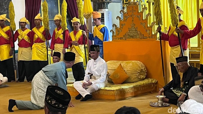 Tradisi Junjung Duli di Kesultanan Deli.