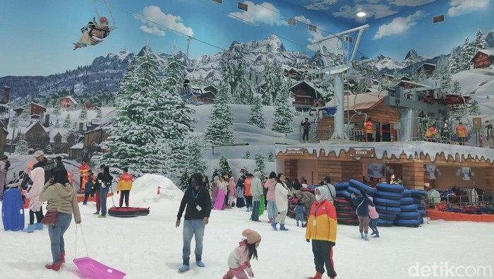 Trans Snow World Makassar.