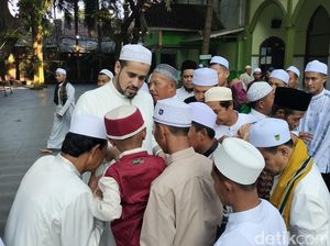 Wali Kota Probolinggo Pesankan Kerukunan Usai Salat Id