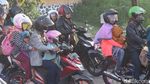 Pemudik Lokal Padati Jalur Nagreg Bandung H+1 Lebaran