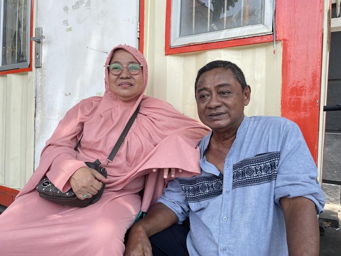 Awang dan istrinya bernama Rita saat libur Lebaran di Kota Tua (Silvia/detikcom)
