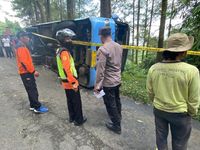 Bus Rombongan Besan Terguling Di Pakis Magelang, Polisi Sebut Rem Tak Pakem