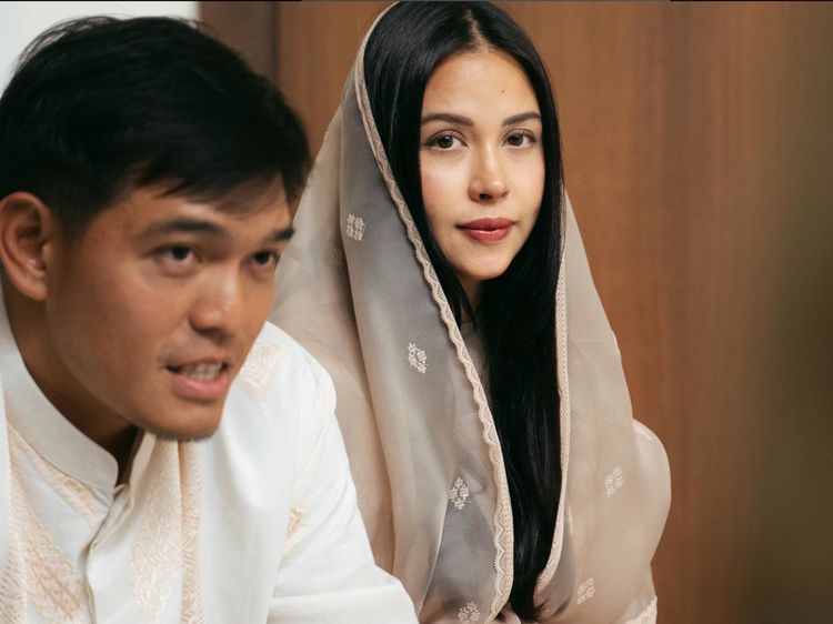 6 Potret Pengajian 7 Bulanan Estelle Linden, Paras Cantiknya Bikin Salfok