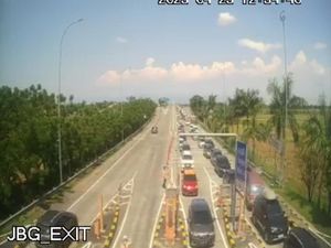 Exit Tembelang Tol Jombang Macet, Antrean Mengular hingga 800 Meter