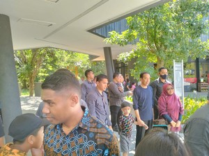 4 Momen Jan Ethes Nempel Presiden Jokowi di Labuan Bajo