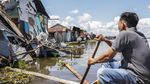 2 Kapal Tongkang Hancurkan Puluhan Rumah Warga di Kalsel