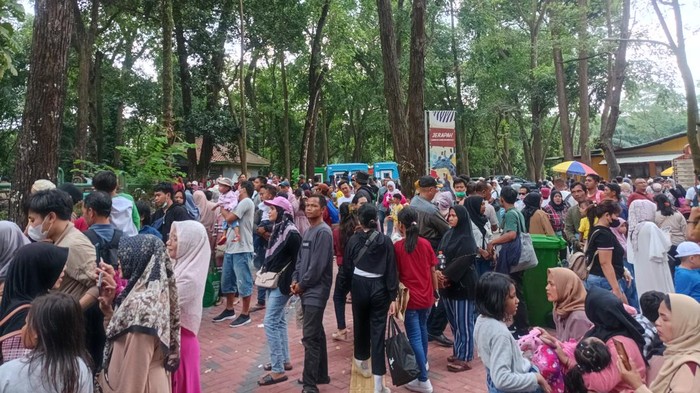 Kebun Binatang Ragunan di Lebaran Hari Kedua