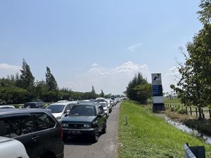 Rest Area di Tol Cipali Banyak yang Penuh, Bikin Kemacetan Mengular