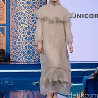 Vinvin juga mengucapkan pemilihan warna yang sesuai dengan DNA brand Akunicorn. Terinspirasi dari situ, maka kita bikin koleksi yang cantik, terus yang feminin, warnanya juga bagus. Ada pastel dan bold, jadi bisa dipadu padankan, jelas Vinvin. Foto: Dok. @alunicorn.