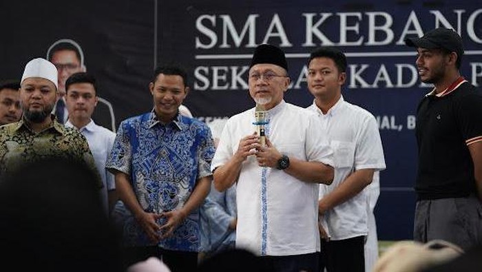 Disela mudik ke kampung halaman, Mendag Zulhas berkomitmen memberikan beasiswa untuk pelajar-mahasiswa di Lampung Selatan.