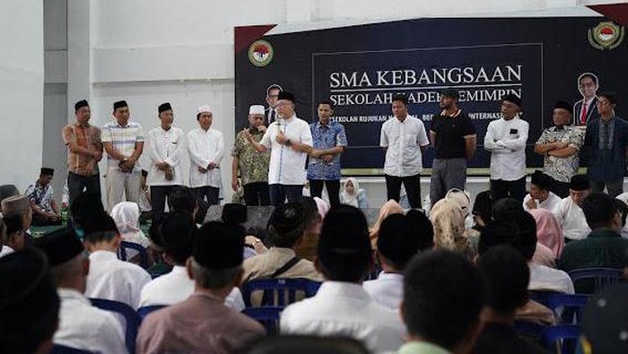 Disela mudik ke kampung halaman, Mendag Zulhas berkomitmen memberikan beasiswa untuk pelajar-mahasiswa di Lampung Selatan.