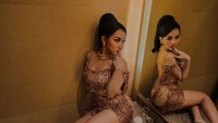 Lala Widy juga memilih spot lain di kamar mandi, yakni di wastafel. (Foto: dok Instagram)