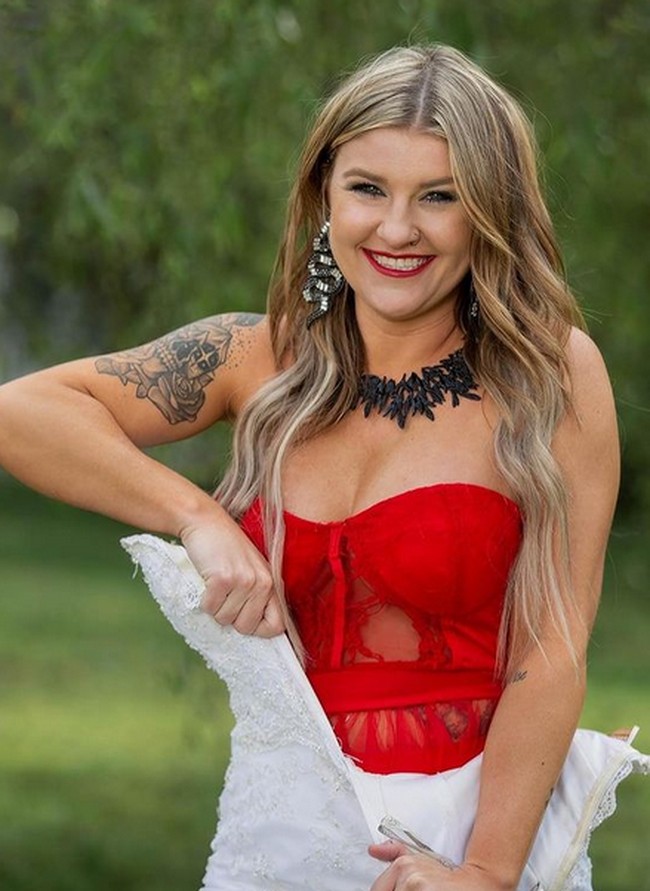 Lauren Brooke, wanita asal North Carolina, AS bercerai setelah 10 tahun menikah. Dia membuat pemotretan perceraian sebagai bagian dari perayaan kebabasannya. Foto: dok. Instagram