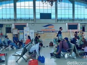 Petugas Gabungan Jaga Arus Balik di Pelabuhan Bakauheni hingga 2 Mei