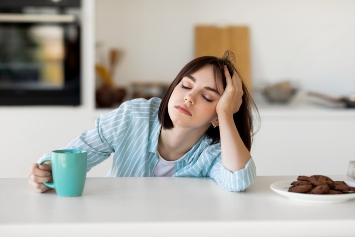 Penelitian minum kopi yang menemukan bisa membuat seseorang banyak gerak, juga memberikan efek kurang tidur.