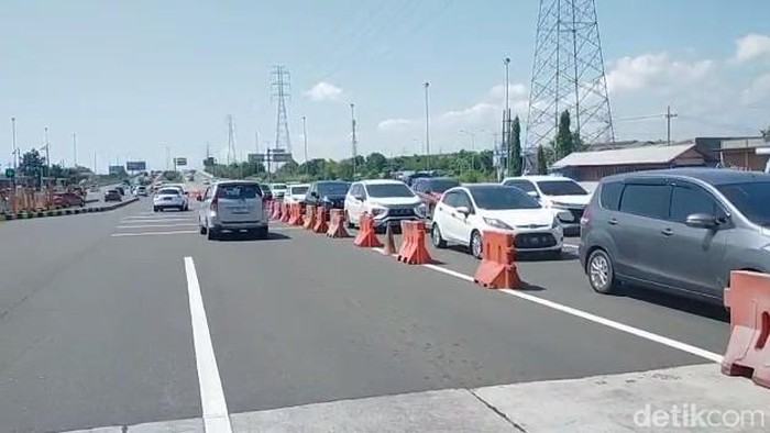 Peningkatan arus kendaraan di Jalur Tol Surabaya-Malan