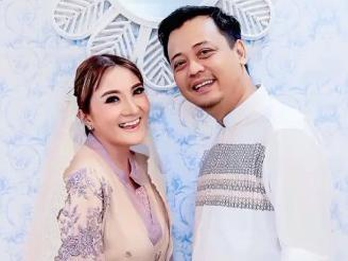 Potret Kiki Amalia dan Suami