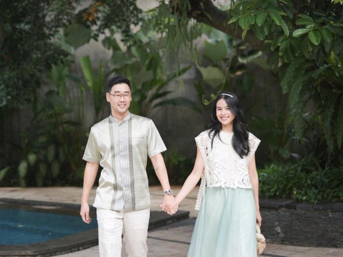 Potret Lebaran Maudy Ayunda dan Jesse Choi