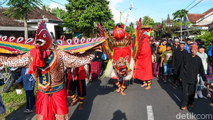 Ritual Barong Ider Bumi di Desa Kemiren Banyuwangi