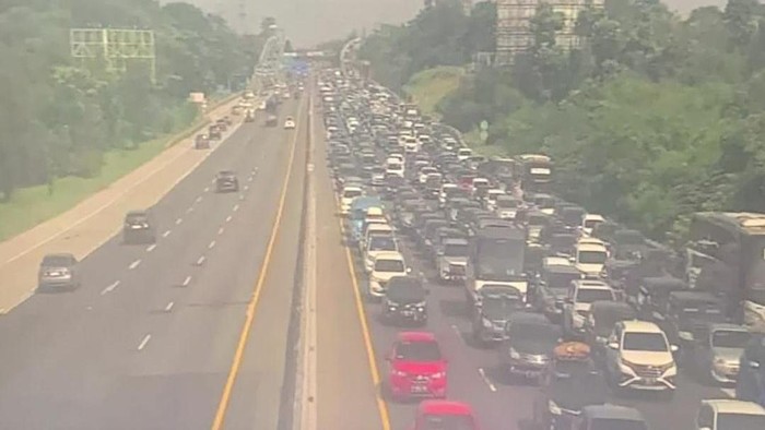 Selepas Tol MBZ macet parah siang ini