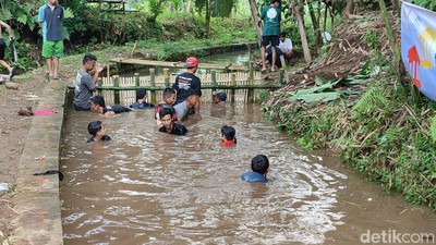 Menengok Tradisi Ngobeng Saat Lebaran di Ciamis