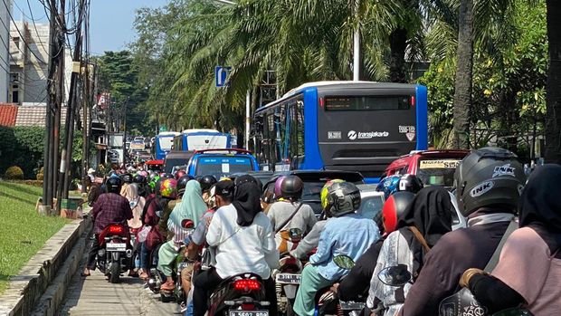 Warga padati Ragunan di libur Lebaran (Devi/detikcom)