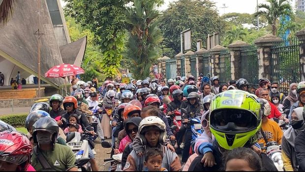 Warga padati Ragunan di libur Lebaran (Devi/detikcom)