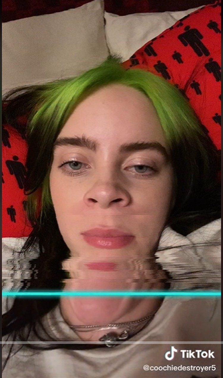 TikTok memang dikenal kerap kali menyajikan beragam konten menarik di dalamnya. Berikut ini daftar 10 video TikTok yang memiliki jumlah penonton terbanyak.