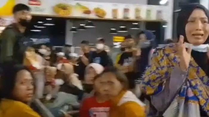 Anak Hilang di Stasiun Pasar Turi
