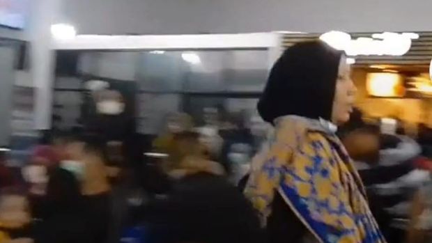 Anak Hilang di Stasiun Pasar Turi