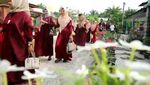 Momen Kakek-Nenek Diarak Seratusan Keluarga Keliling Kampung saat Lebaran