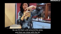 Tentu saja dapurnya juga dilengkapi dengan wastafel. Di dapurnya inilah ia sering membuat konten memasak. Foto: YouTube Marshed