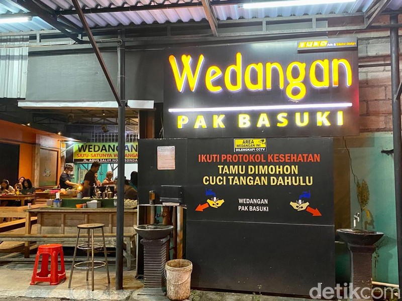 Dikunjungi Ganjar Pranowo, Ini Wedangan Pak Basuki yang Legendaris di Solo