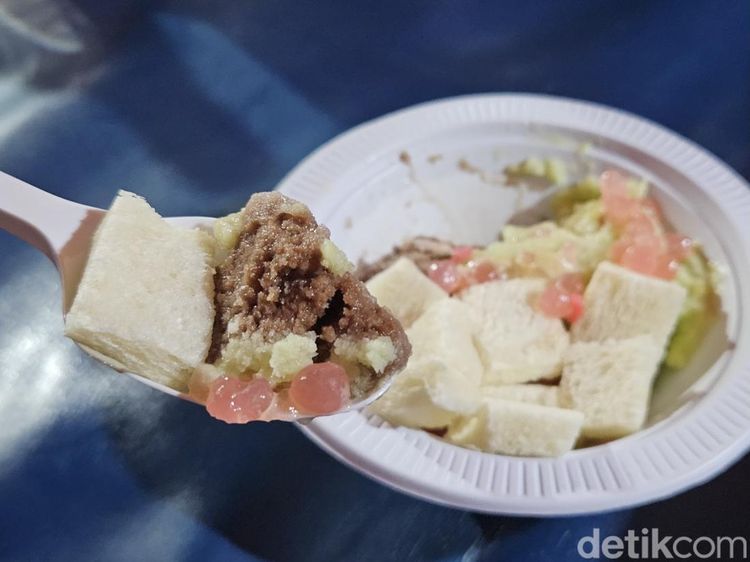 Es Puter Cong Lik, Dessert Legendaris di Semarang yang Sayang Dilewatkan