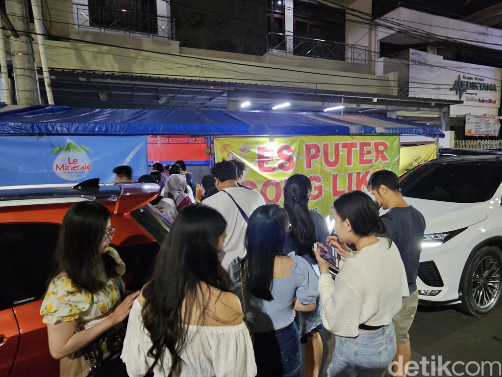 Es Puter Cong Lik yang populer sejak 1970 di Semarang