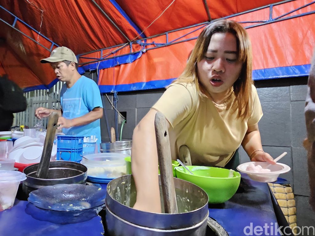 Es Puter Cong Lik yang populer sejak 1970 di Semarang