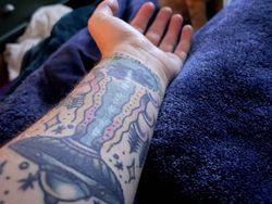 Potret Seni Tato Tutupi Bekas Luka Menjadi Artistik