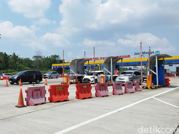 Gerbang Tol Kalikangkung, Senin (24/4/2023) siang.
